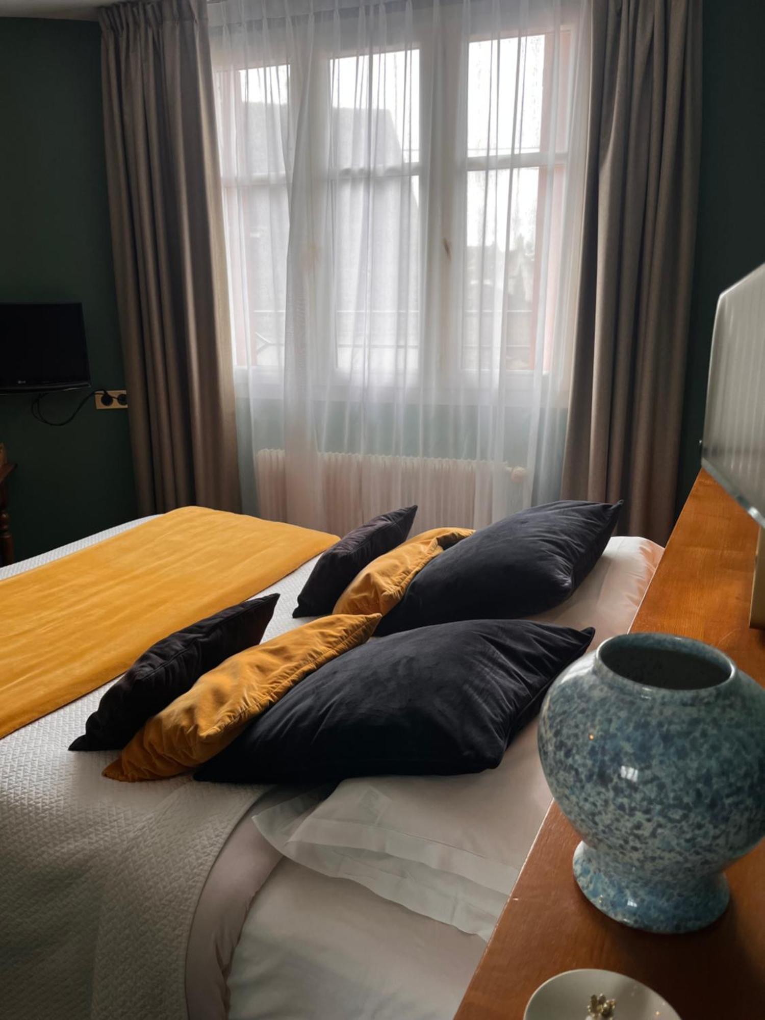 Le Temeraire Hotel Charolles Eksteriør billede